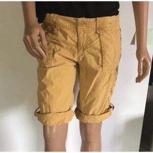 Old Navy Lightweight Low Waist Bermuda Shorts
